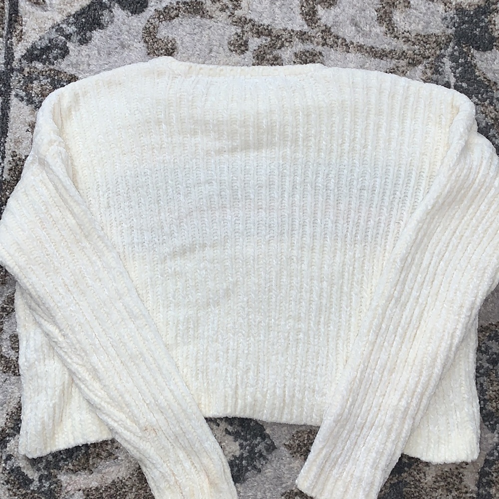 Cream pattern sweater - Picture 2 of 2